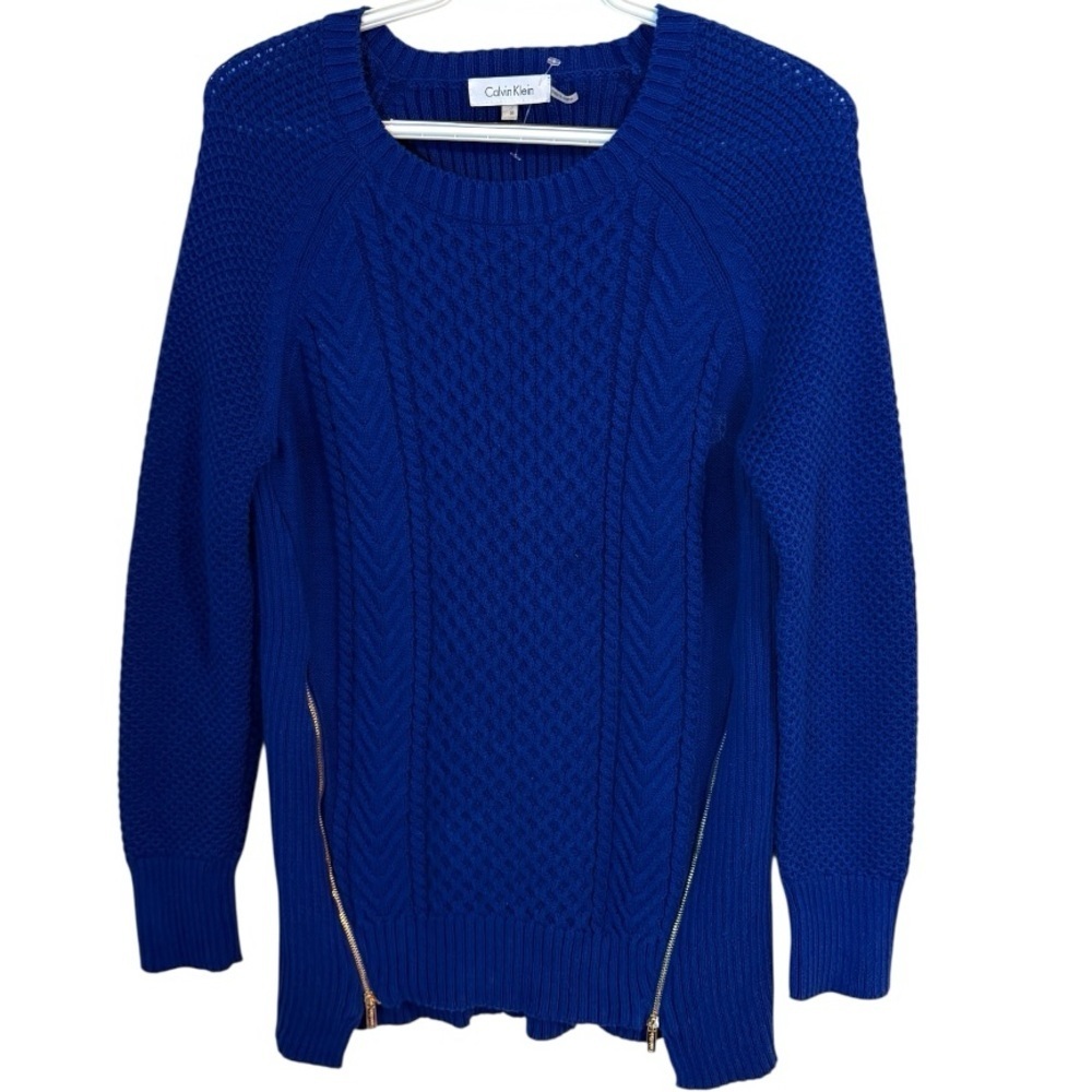 Calvin Klein blue rib/cable knit sweater featuring vertical zipper detail sides